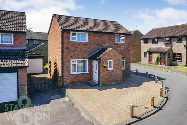 Thumbnail Detached house for sale in Lackford Close, Brundall, Norwich