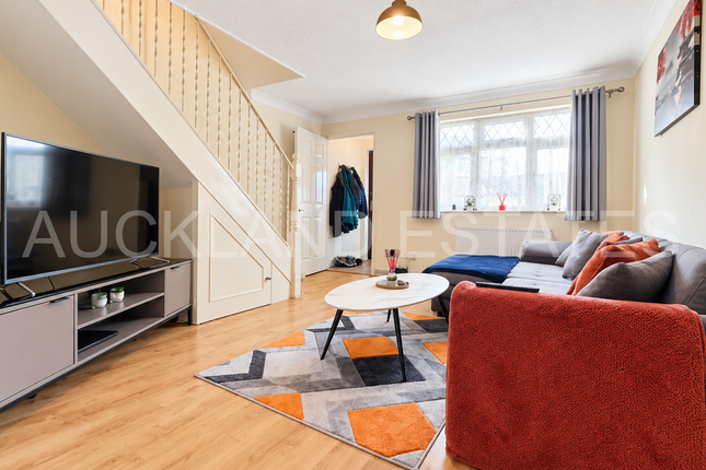 150, Vincenzo Close, Hatfield photo 3