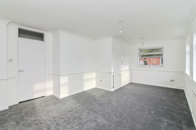 20, Elms Close, Bungay photo 4