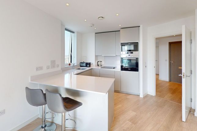 Flat 301, Pinnacle Apartments, Croydon photo 4