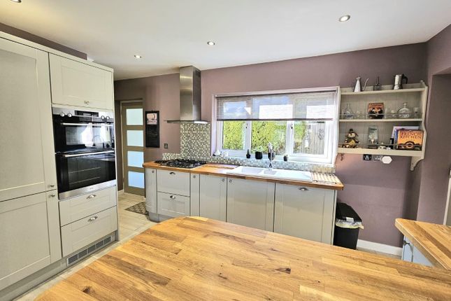 17, Orchard Walk, Wotton-Under-Edge photo 2