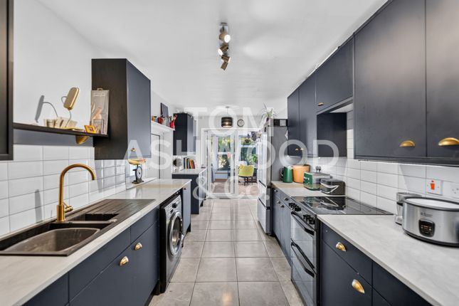 18, Esther Road, Leytonstone photo 2