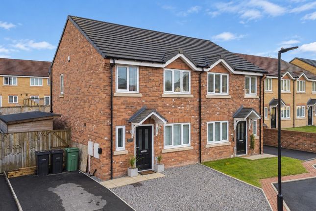 3-bed semi-detached on Waterside Mews, Pontefract, £180,000