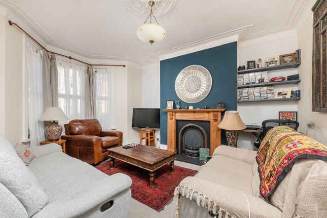 145, Wingrove Avenue, Tyne and Wear photo 2