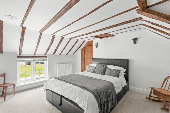 89 Tring Road, Aylesbury photo 3