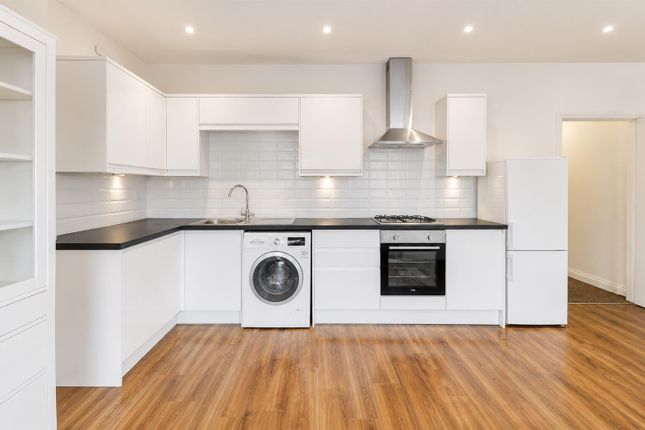 Flat 1, 4, Market Hill, Southam photo 3