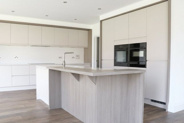 14 The Malton, 14, 14 Copperfield Park, Richmond photo 3