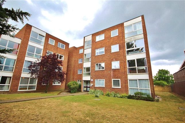 Thumbnail Flat to rent in Staines Road West, Sunbury-On-Thames, Surrey