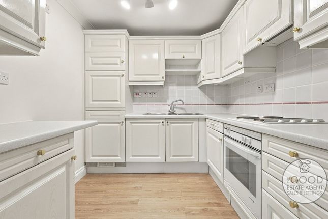 Flat 35, Carlton House Algers Road, Loughton photo 4