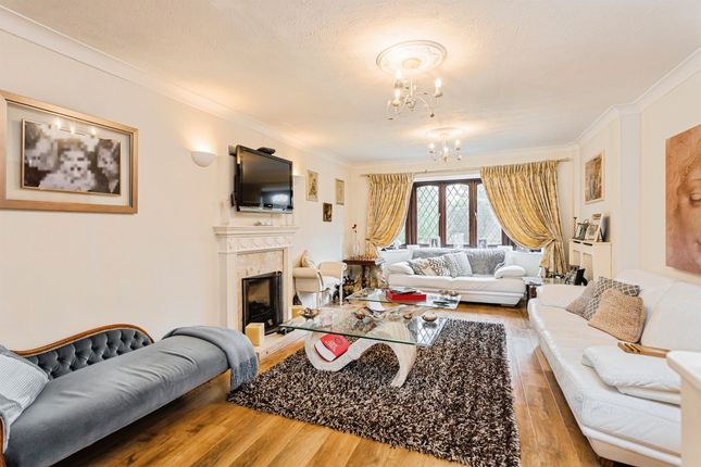 Woodstock, Snowdrop Lane, Haywards Heath photo 4