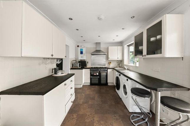 167, Grosvenor Avenue, Hayes photo 2