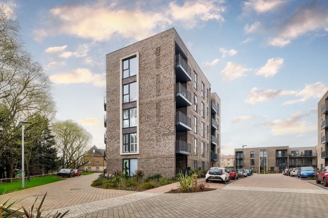 Flat for sale in Epping Gate, Essex