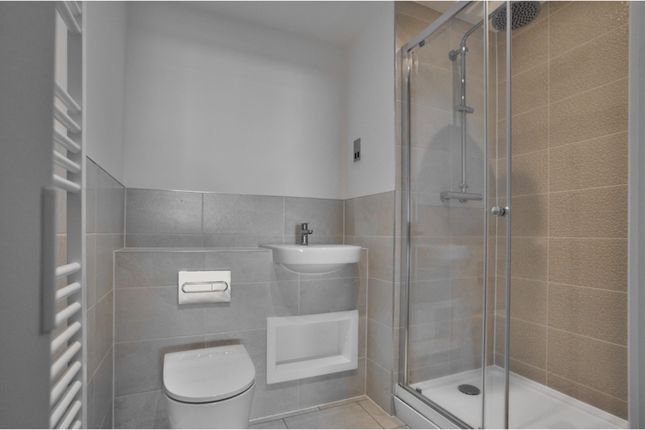 23, Meadowview Road, Raynes Park photo 4