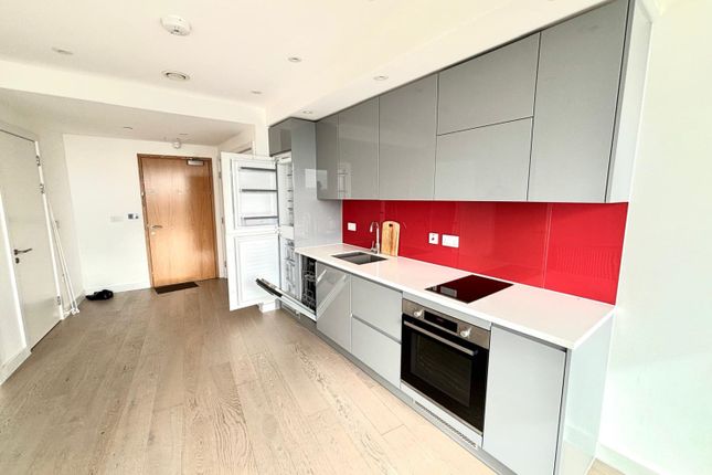 Flat 28, Liberty House, Station Hill North, Egham photo 3