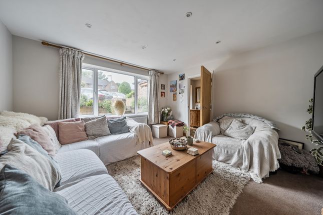 10, Elmside, Milford, Godalming photo 3