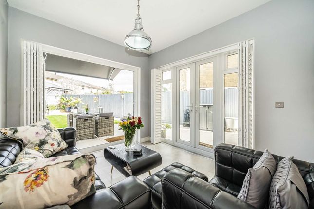Lendy Place, Sunbury-on-thames photo 4