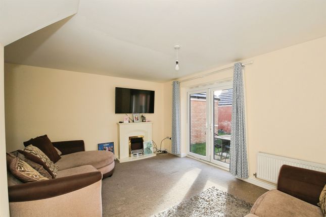 3, Shipton Grove, Peterborough photo 3