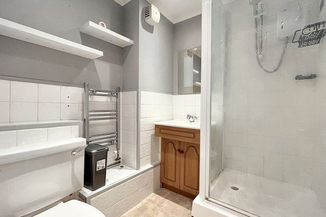 20 Cumberland Way, Southampton photo 4