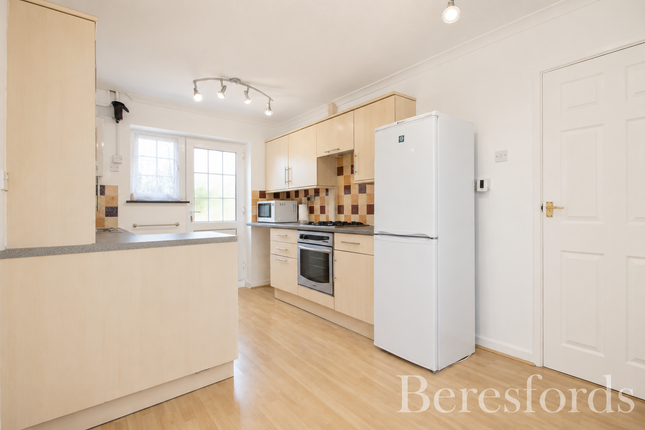 2, Moss Way, Colchester photo 4