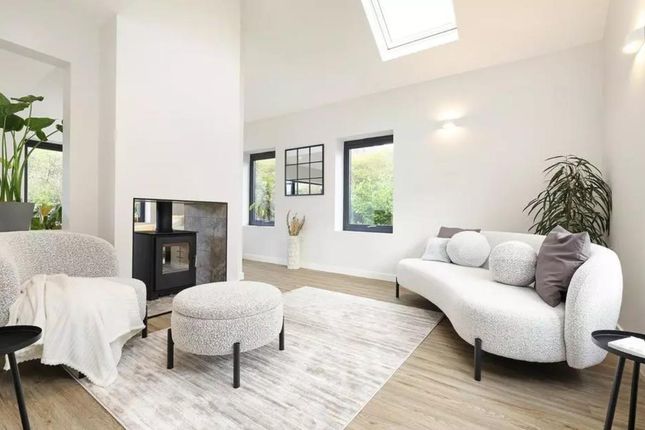 6, Chartland Close, Leatherhead photo 3