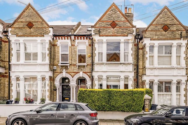 Thumbnail Flat for sale in Kingscourt Road, London