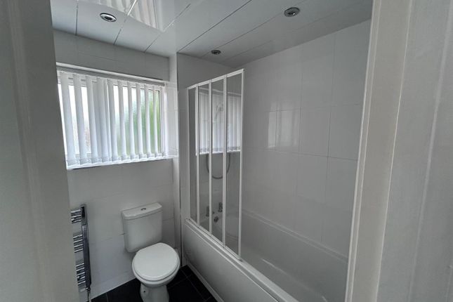 29, The Rowans, Gateshead photo 3
