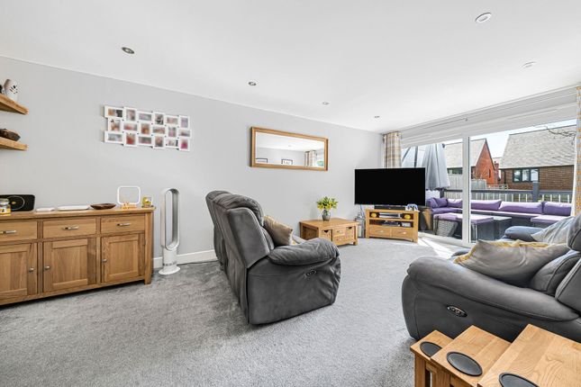 23 Willow Close, Oxford photo 2
