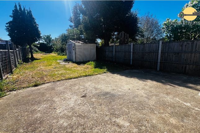 56, Linden Road, Luton photo 2