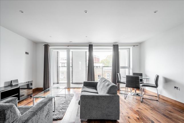 Thumbnail Flat for sale in Diss Street, Hoxton