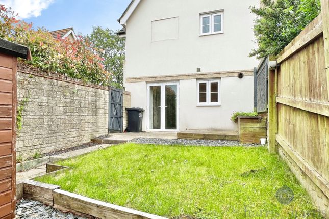 9, Parker Walk, Axminster photo 3