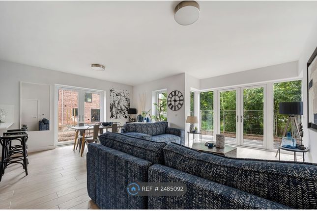 Living/Dining Area