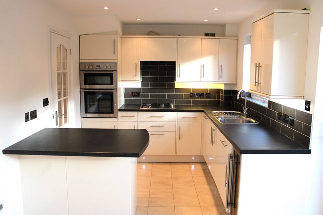 61, Laburnum Way, Yeovil photo 5