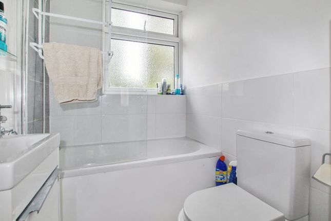 Terraced house to rent in Dorchester Avenue, Bexley