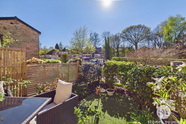6 Victoria Terrace, Blackburn photo 2