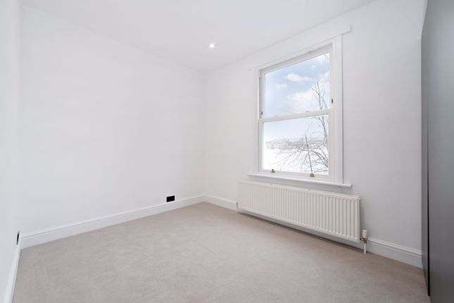 93b, Harvist Road, London photo 4