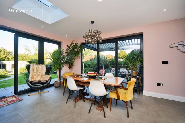 4, Kingsmead Avenue, Worcester Park photo 3