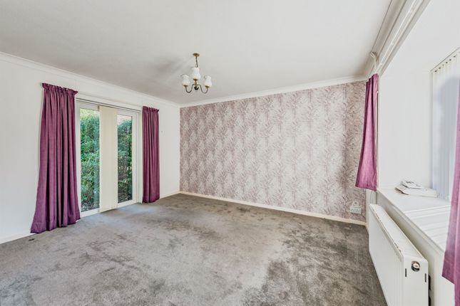 Ash Drive, Redhill photo 2