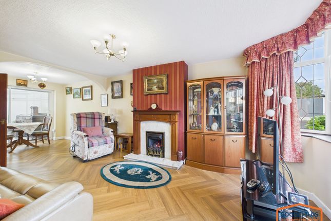 17 Canterbury Close, Walsall photo 3