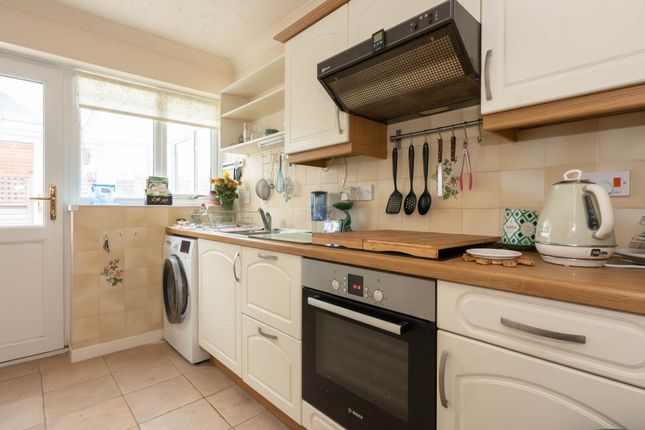 14, Hendrie Road, Holt photo 3
