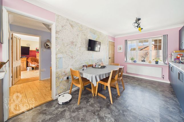49 Long Meadow Walk, Lowestoft photo 4