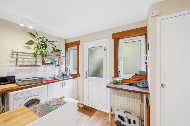 20, Inzievar Terrace, Oakley photo 4
