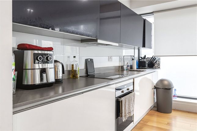 Flat for sale in Baltic Place, London