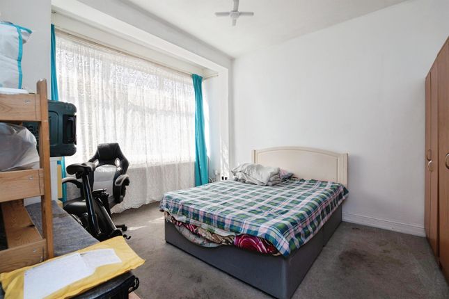 295, Mortlake Road, Ilford photo 4