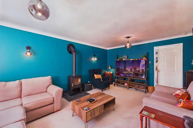 25, Oak Drive, Newport photo 4