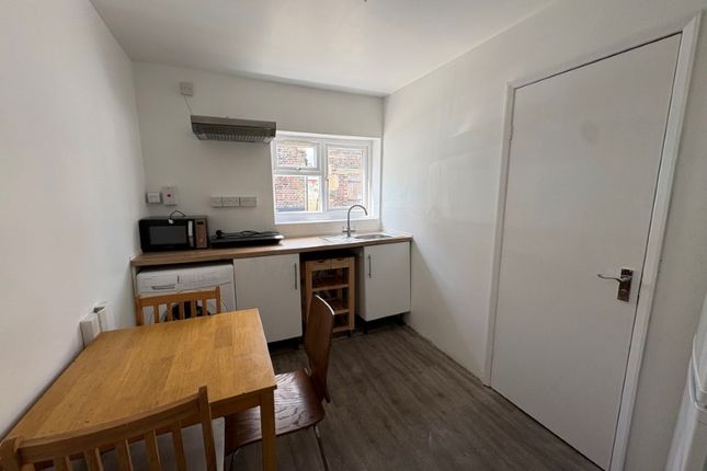 17 Wisbech Road, King's Lynn photo 4