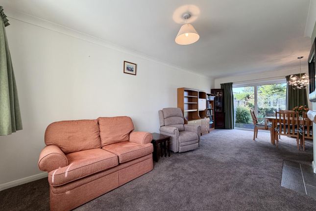 2, Manley Court, Leeds photo 4