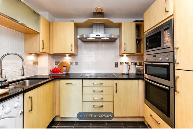 Apartment, Excelsior Princess Way, Swansea photo 5