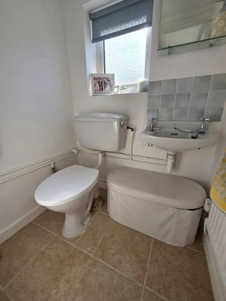16, Plane Tree Close, Sandy photo 2