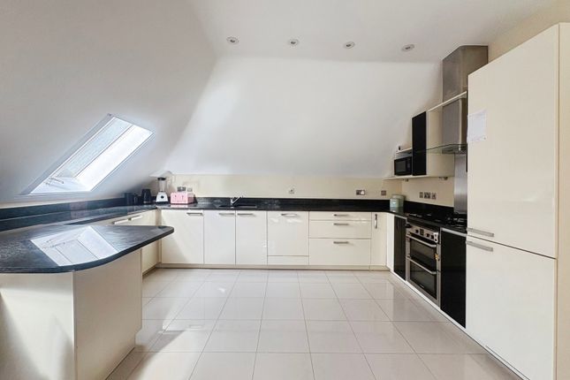 Vicarage Hill, Surrey photo 2