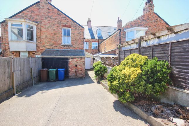 65, Eastgate, Hornsea photo 2